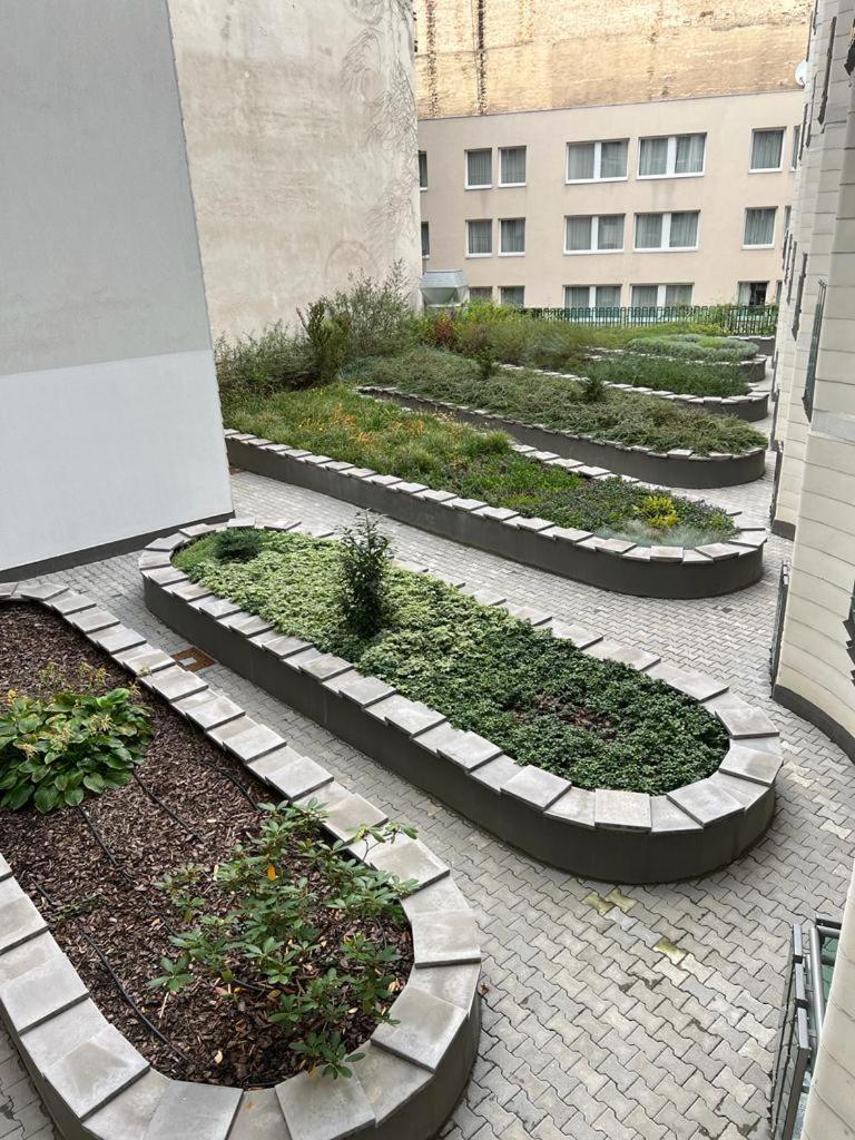Palace Quarter 1 Peaceful Modern Central Top Floor Apartment Budapest Exterior foto